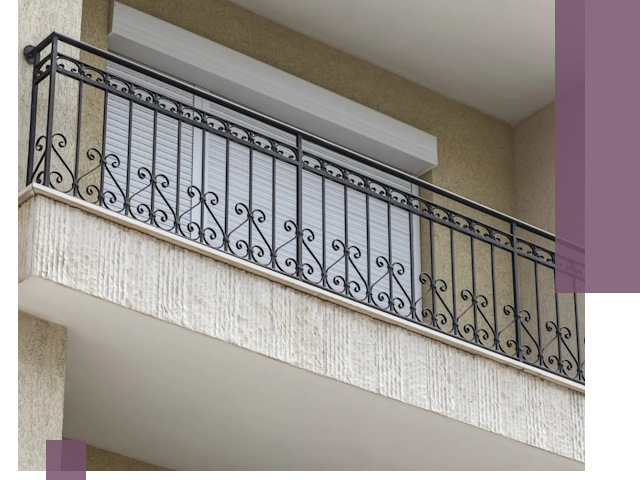 Балконные ограждения из металла и стекла в Верхней Пышме для домов