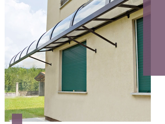 Козырьки над окнами в Верхней Пышме — изготовление и монтаж по выгоде