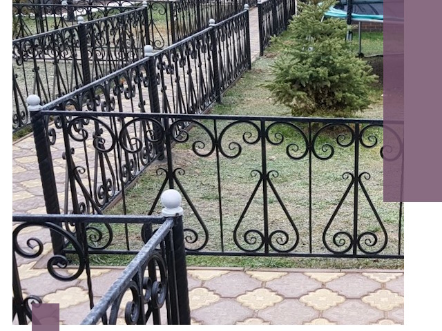 Кованые газонные ограждения под ключ в Верхней Пышме